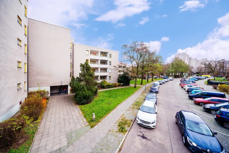 Wohnung sucht Mieter! Einkommensgrenzen bitte beachten! — photo 1